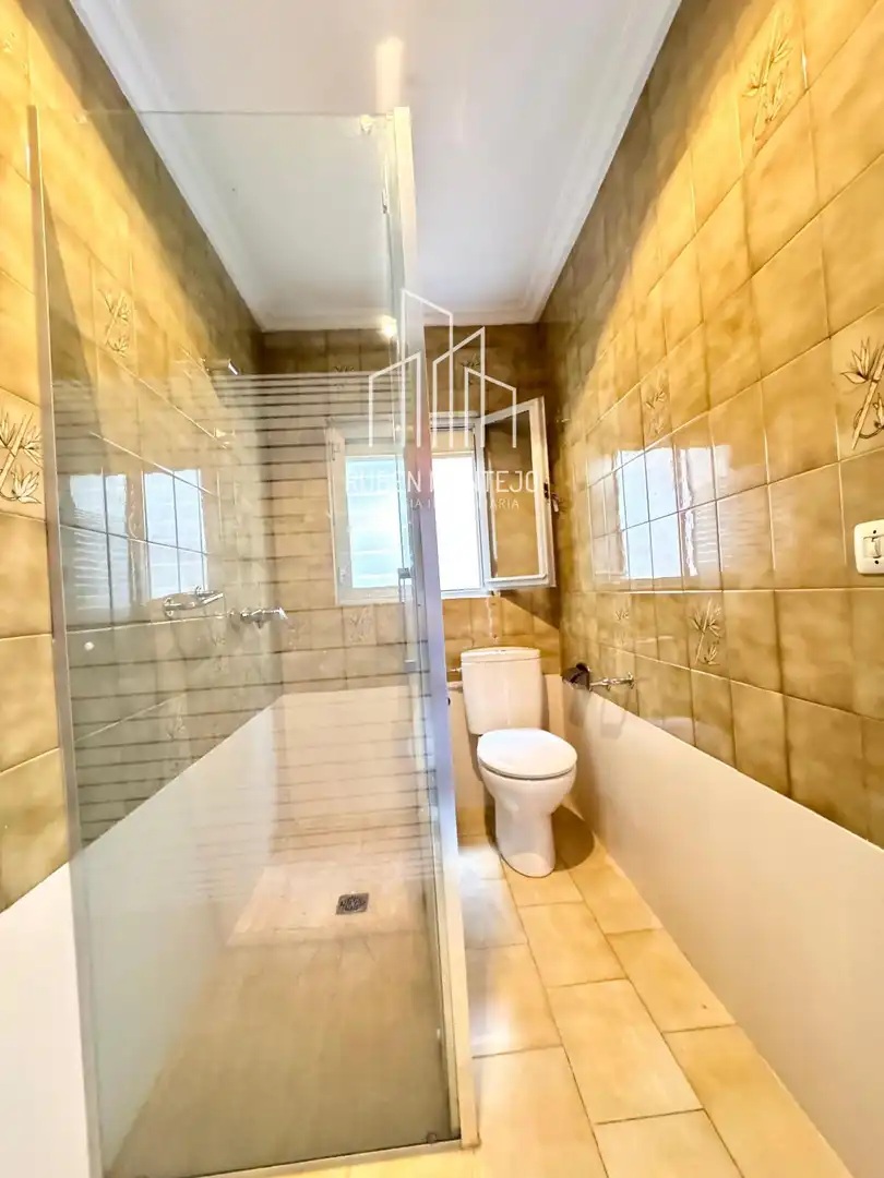 Baño de Casa adosada en venta en Gomecello con Calefacción, Terraza y Trastero