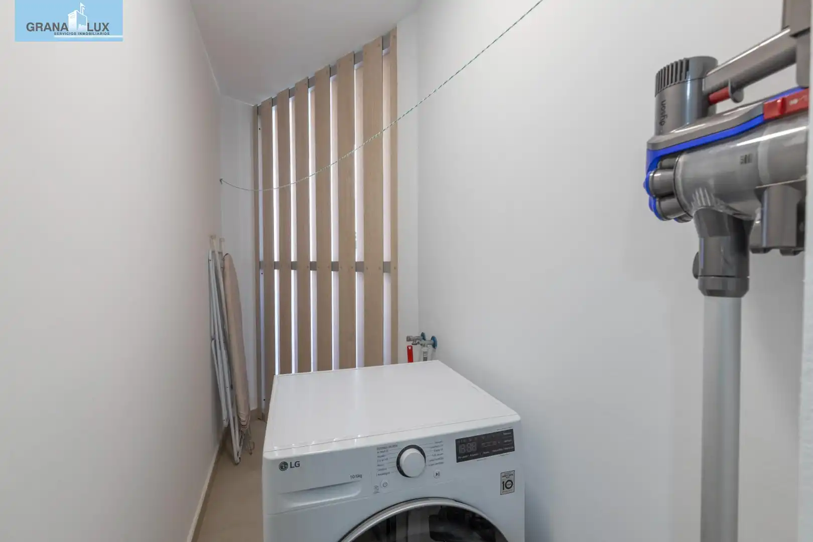 Flat with pool for sale in Calle Calle Rector Federico Mayor Zaragoza, imagen 16