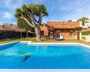 Swimming pool of House or chalet for sale in Sant Vicenç de Montalt  with Air Conditioner, Heating and Parquet flooring