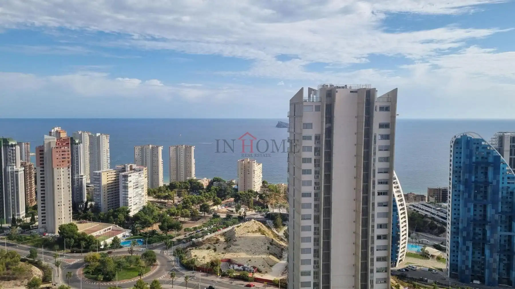 Apartment with pool for sale in Playa de Poniente