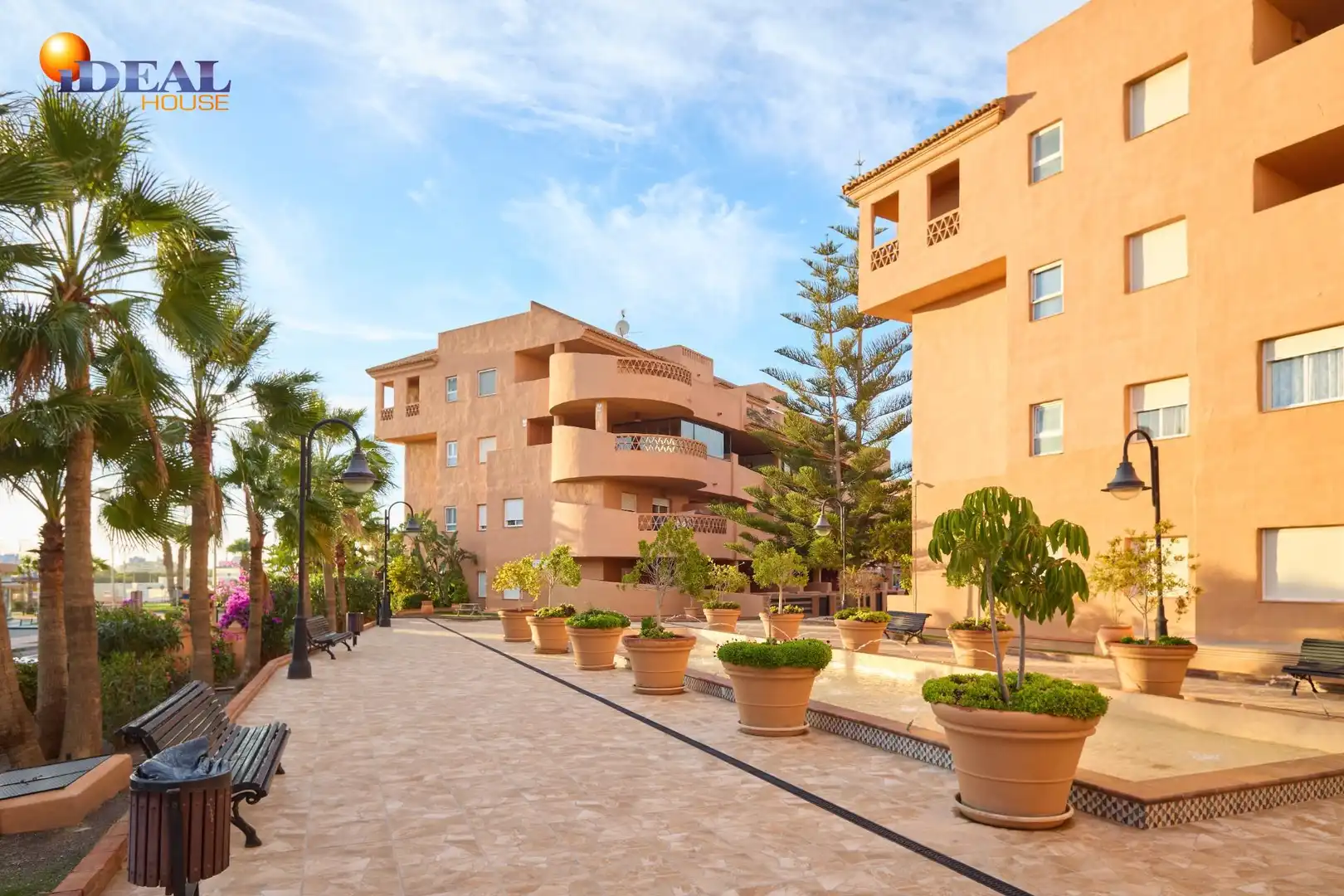 Vista exterior de Piso en venta en El Ejido con Aire acondicionado, Calefacción y Jardín privado
