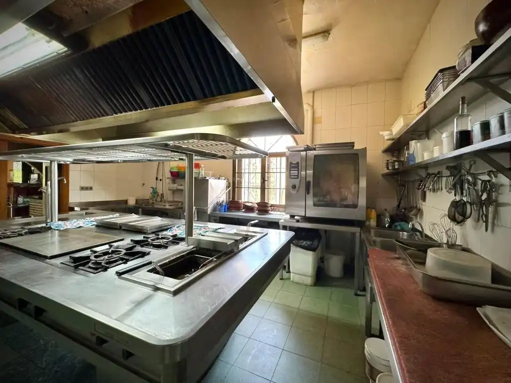 Cocina de Local en venta en El Fresno con Calefacción y Terraza