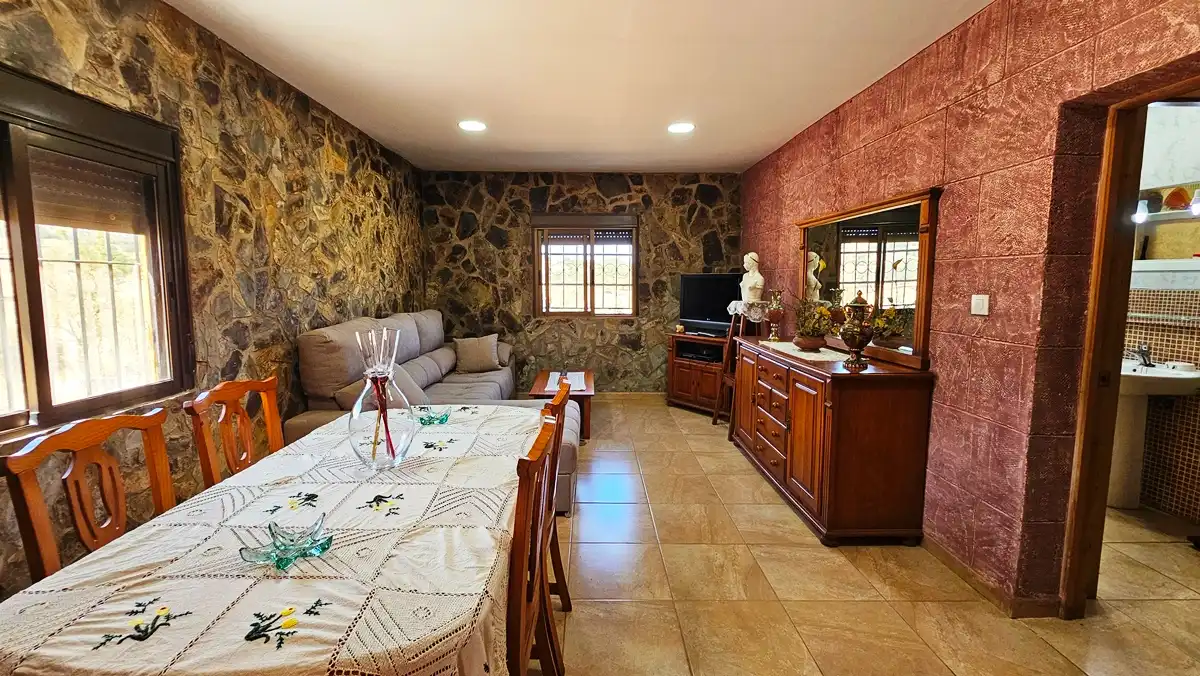 Sala d'estar de Casa o xalet en venda en Cumbres Mayores amb Aire condicionat, Jardí privat i Terrassa