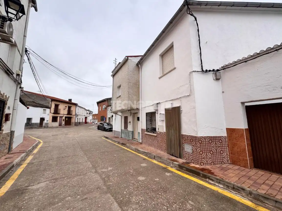 Vista exterior de Casa adosada en venda en Velada