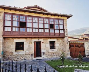 Vista exterior de Casa o xalet en venda en Arenas de Iguña amb Calefacció, Traster i Balcó