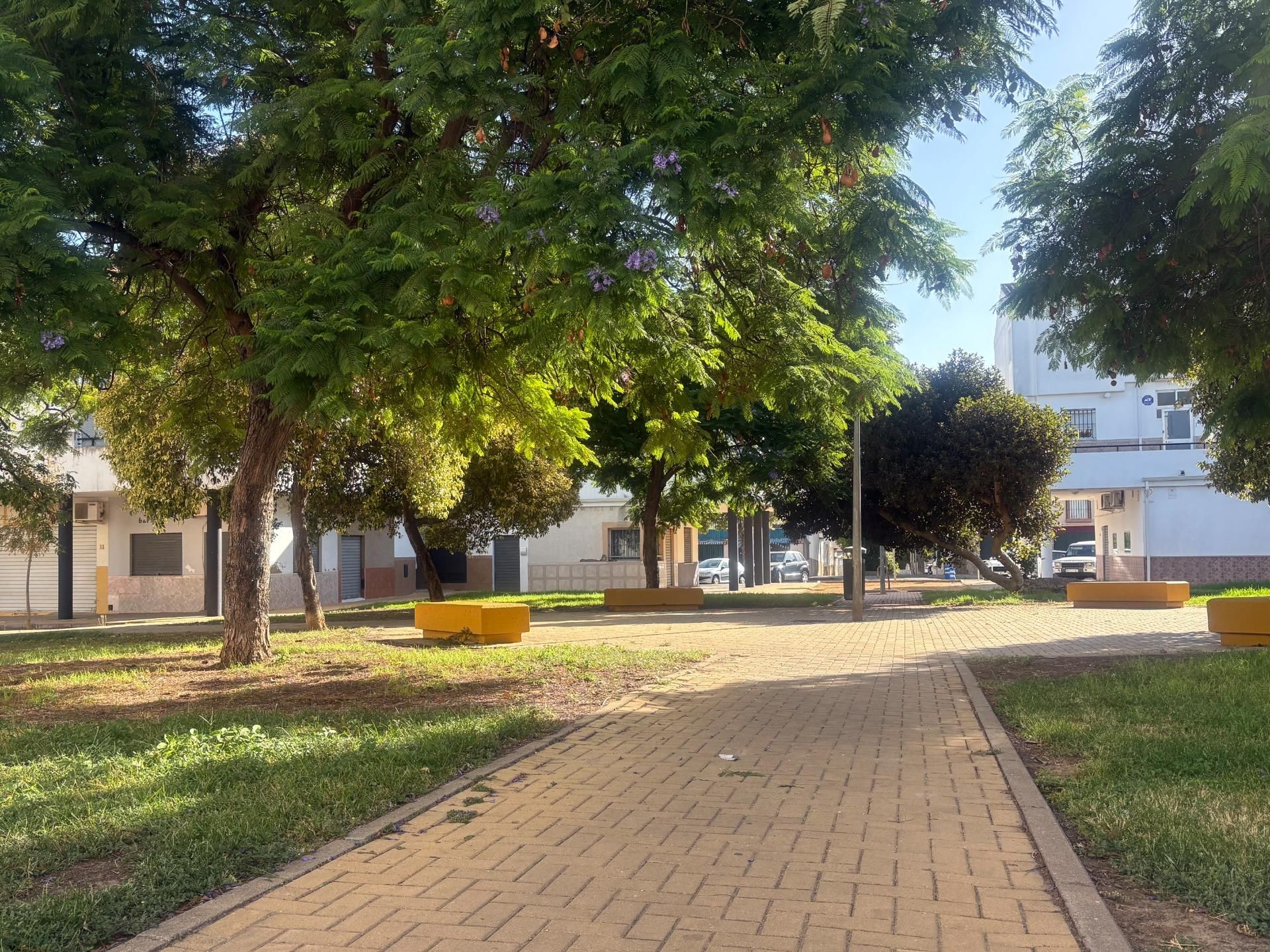 Vista exterior de Casa adosada en venda en Jerez de la Frontera amb Jardí privat, Terrassa i Balcó
