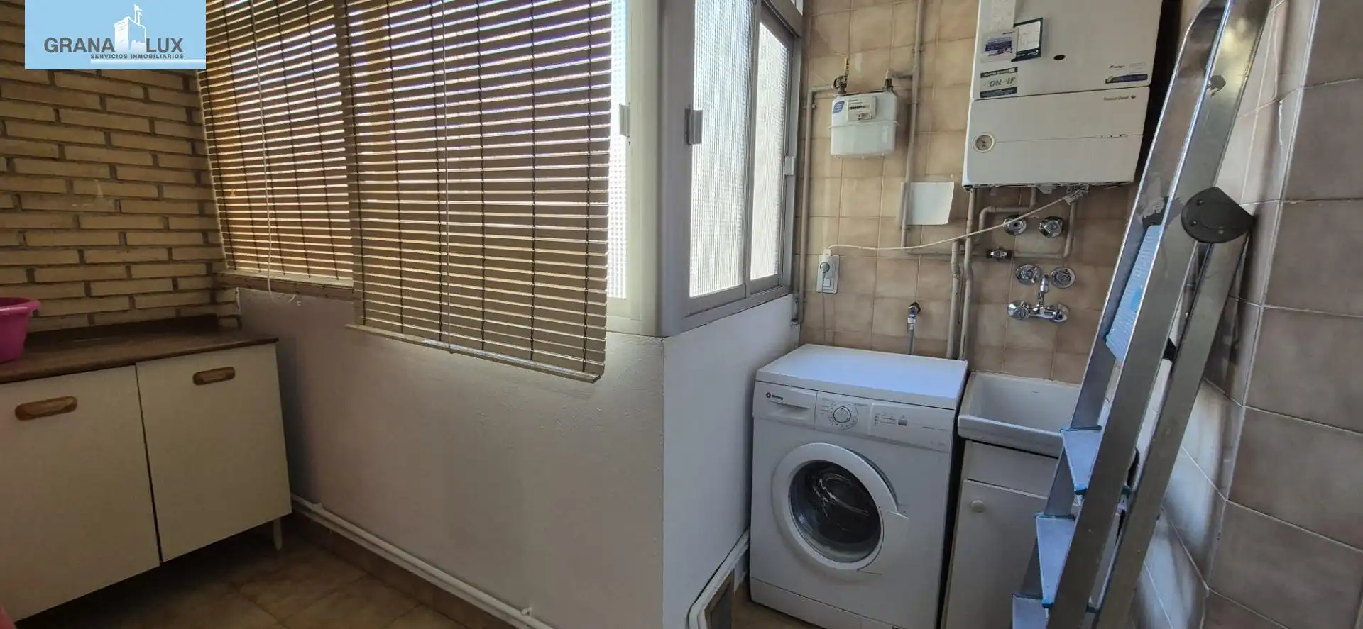 Kitchen of Flat for rent in Granada  with Heating, Furnished and Balcony