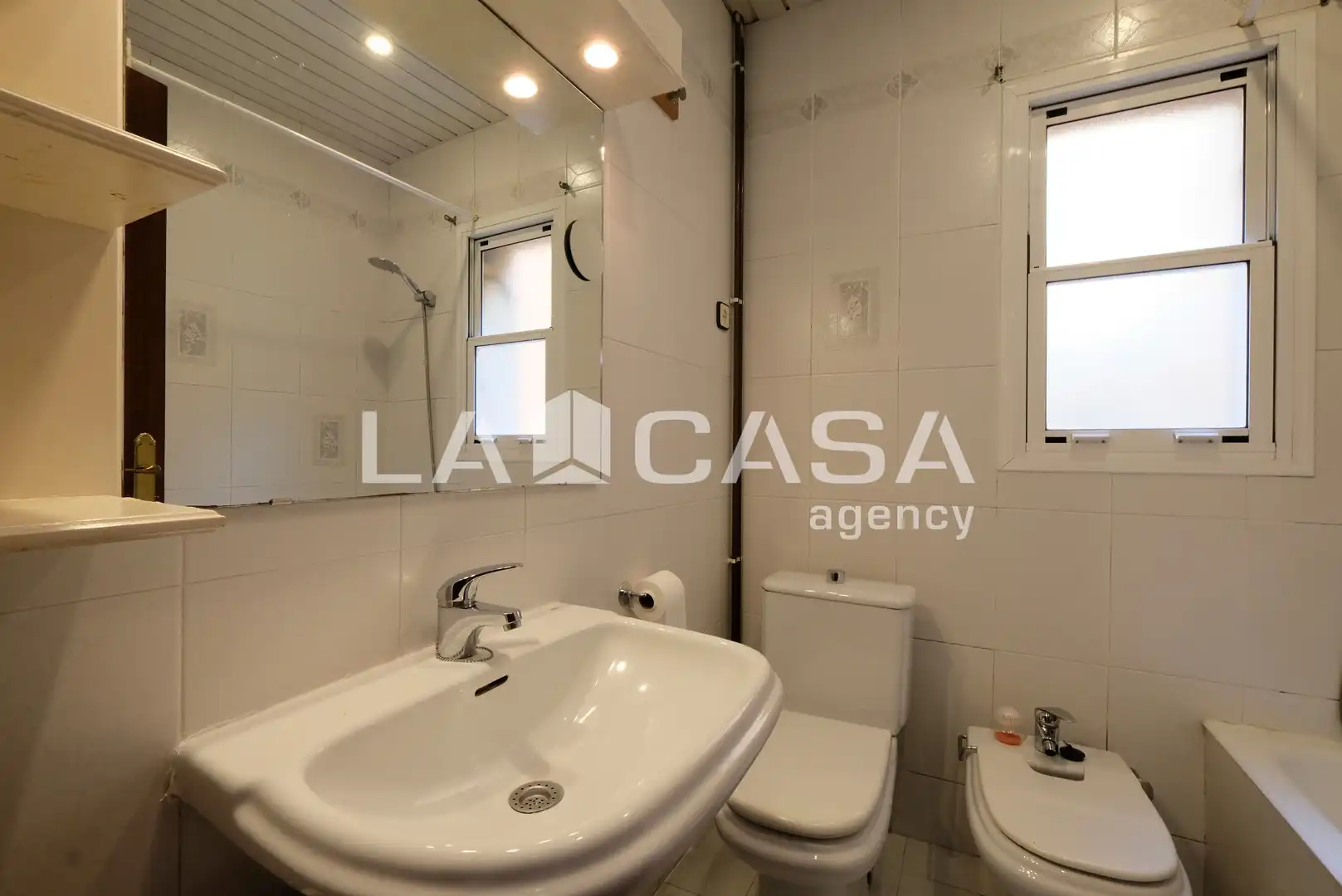 Piso en venta en Barcelona con Calefacción y Balcón