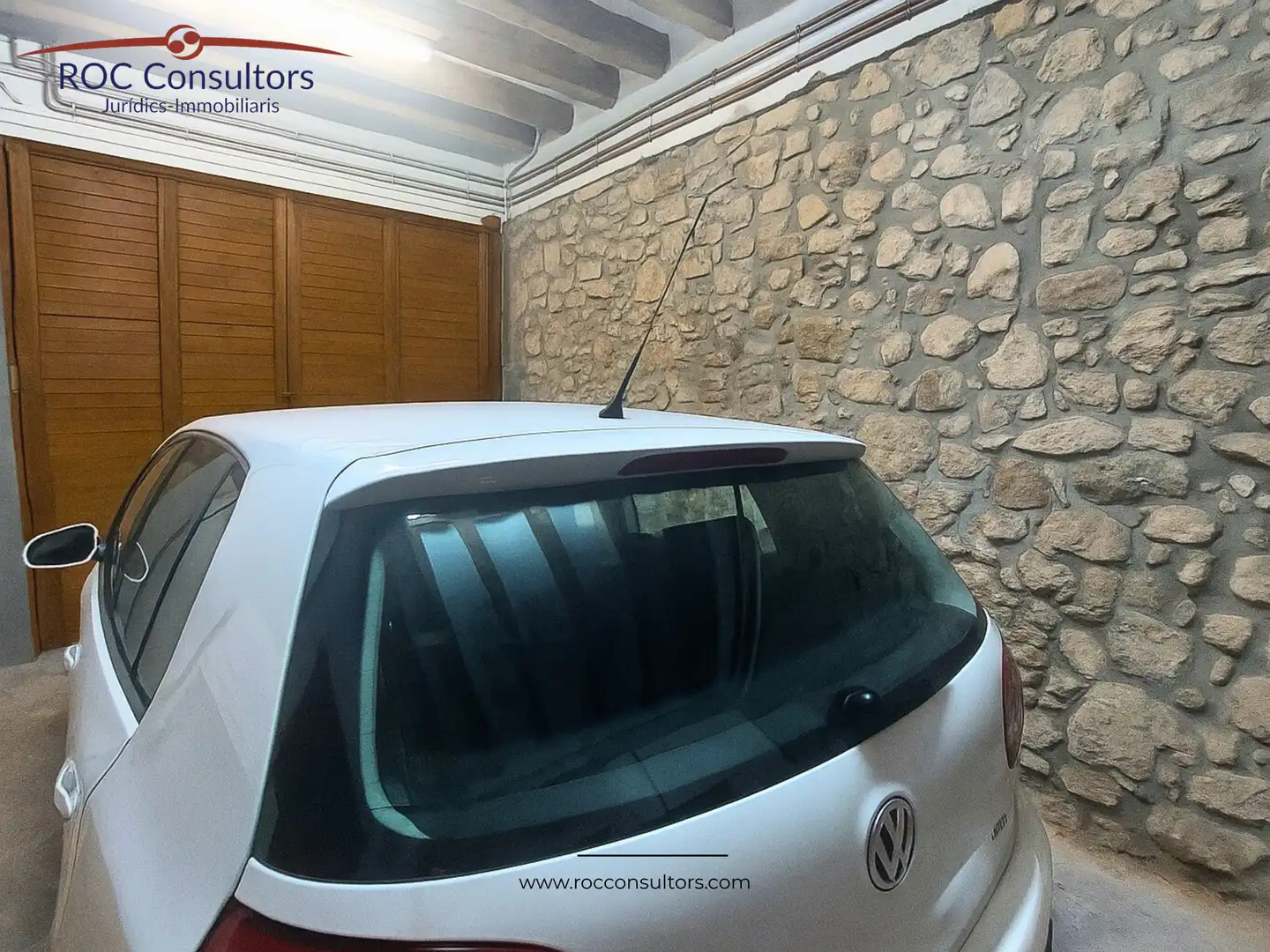 Parkplatz von Einfamilien-Reihenhaus zum Verkauf in Berga mit Heizung