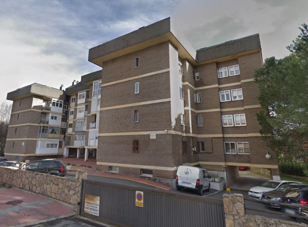 Vista exterior de Garatge en venda en Guadarrama