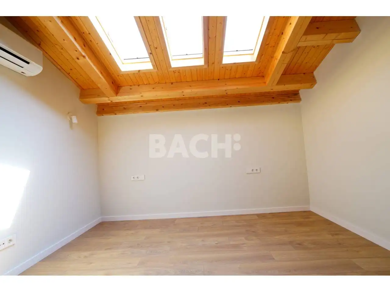 Duplexes for sale in Vic  with Air Conditioner, Heating and Parquet flooring