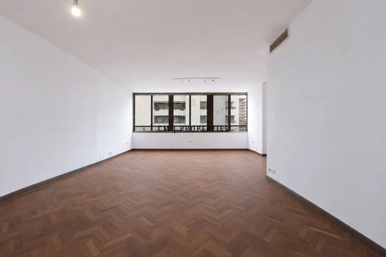 Living room of Flat for rent in Valencia  with Air Conditioner, Heating and Storage room