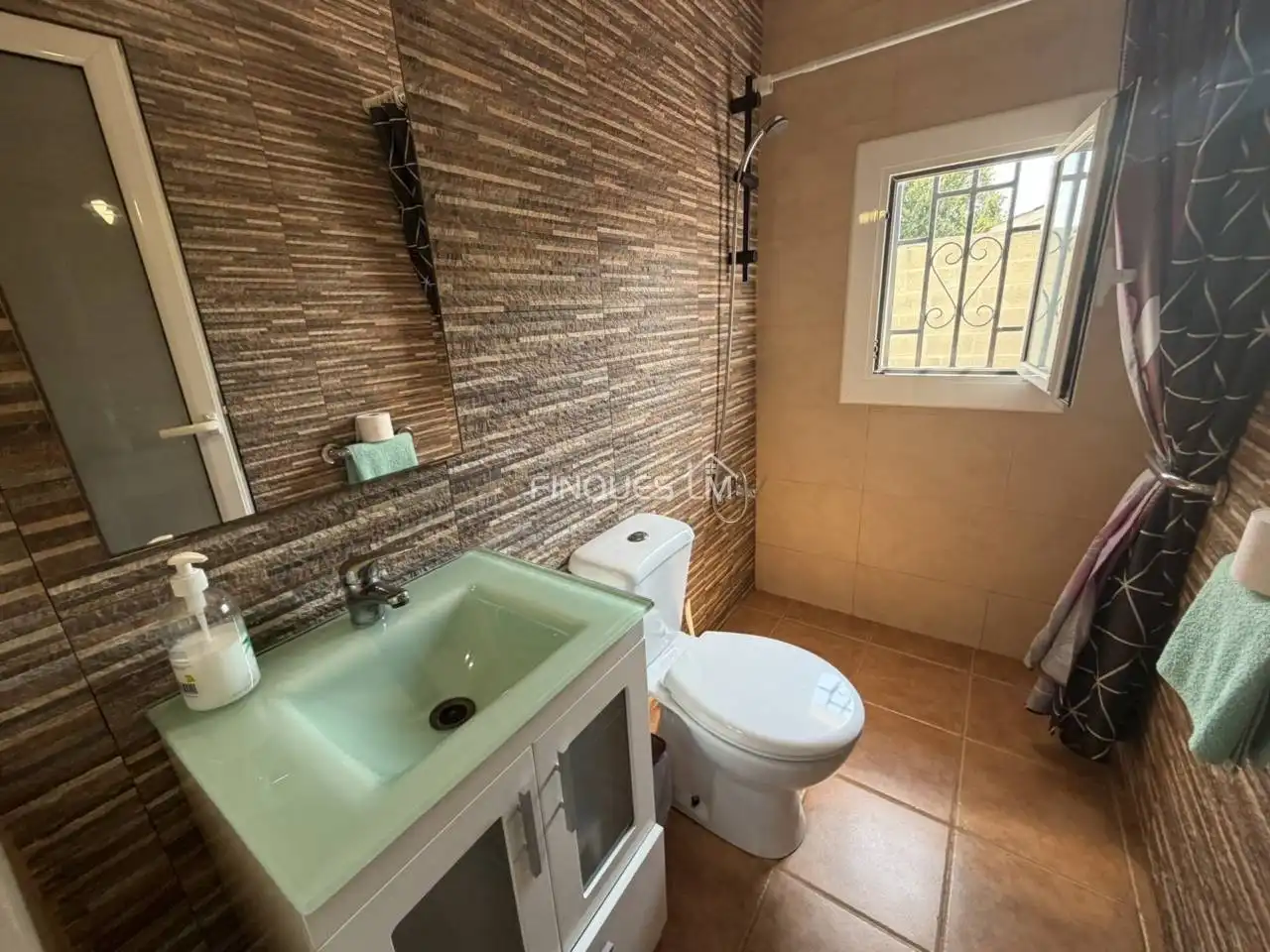 Badezimmer von Haus oder Chalet zum Verkauf in Tordera mit Heizung, Privatgarten und Terrasse