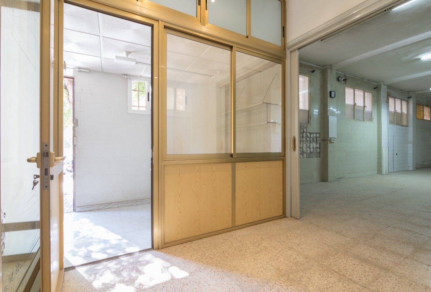 Premises for sale in Elche / Elx