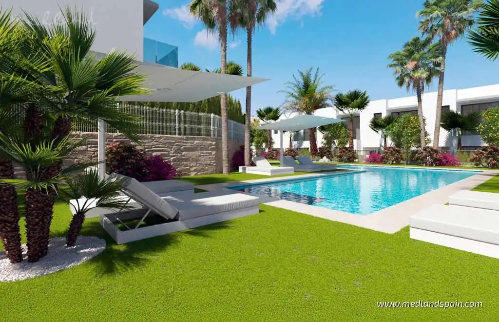Terraced house with pool for sale in Golf Bahía, imagen 8
