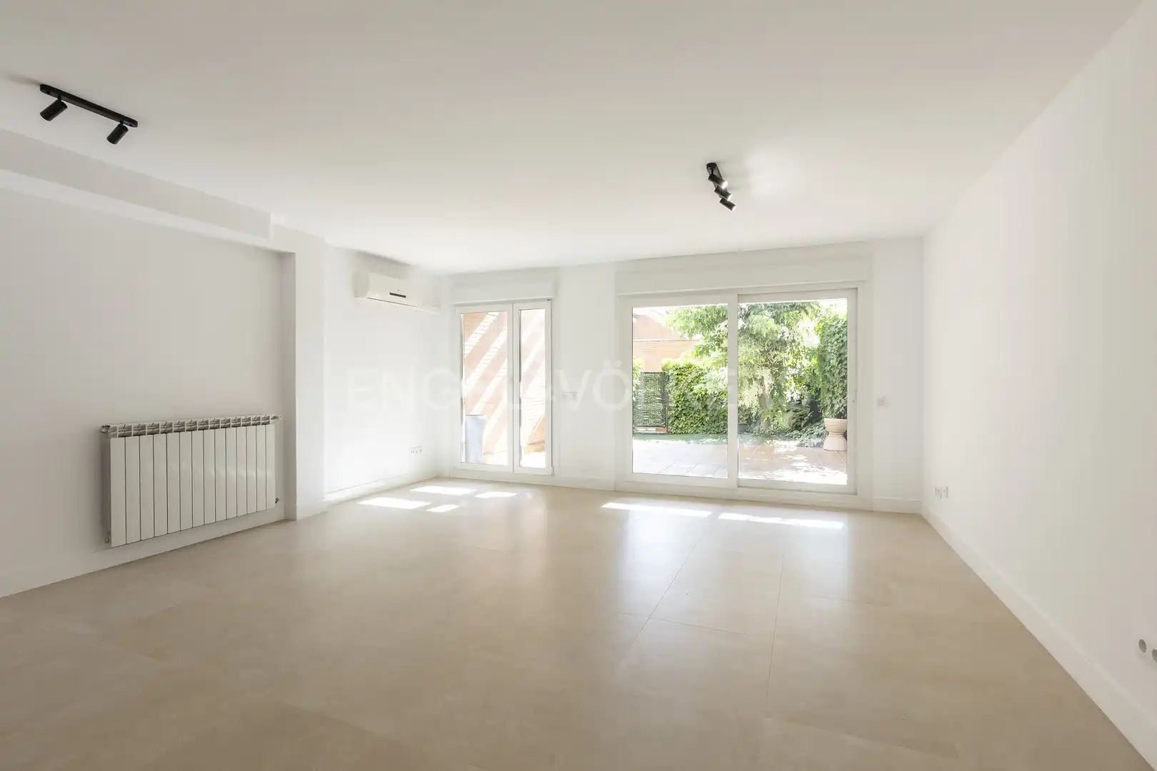 Living room of Houses for sale in Pozuelo de Alarcón  with Air Conditioner, Heating and Swimming Pool