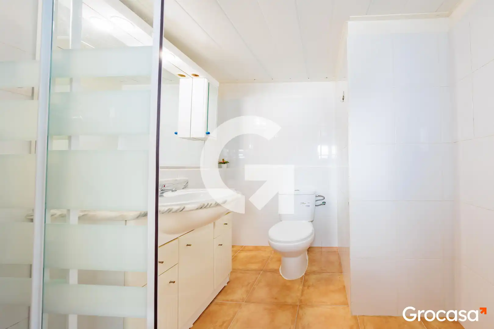 Badezimmer von Erdgeschoss zum Verkauf in Terrassa mit Heizung, Terrasse und Abstellraum