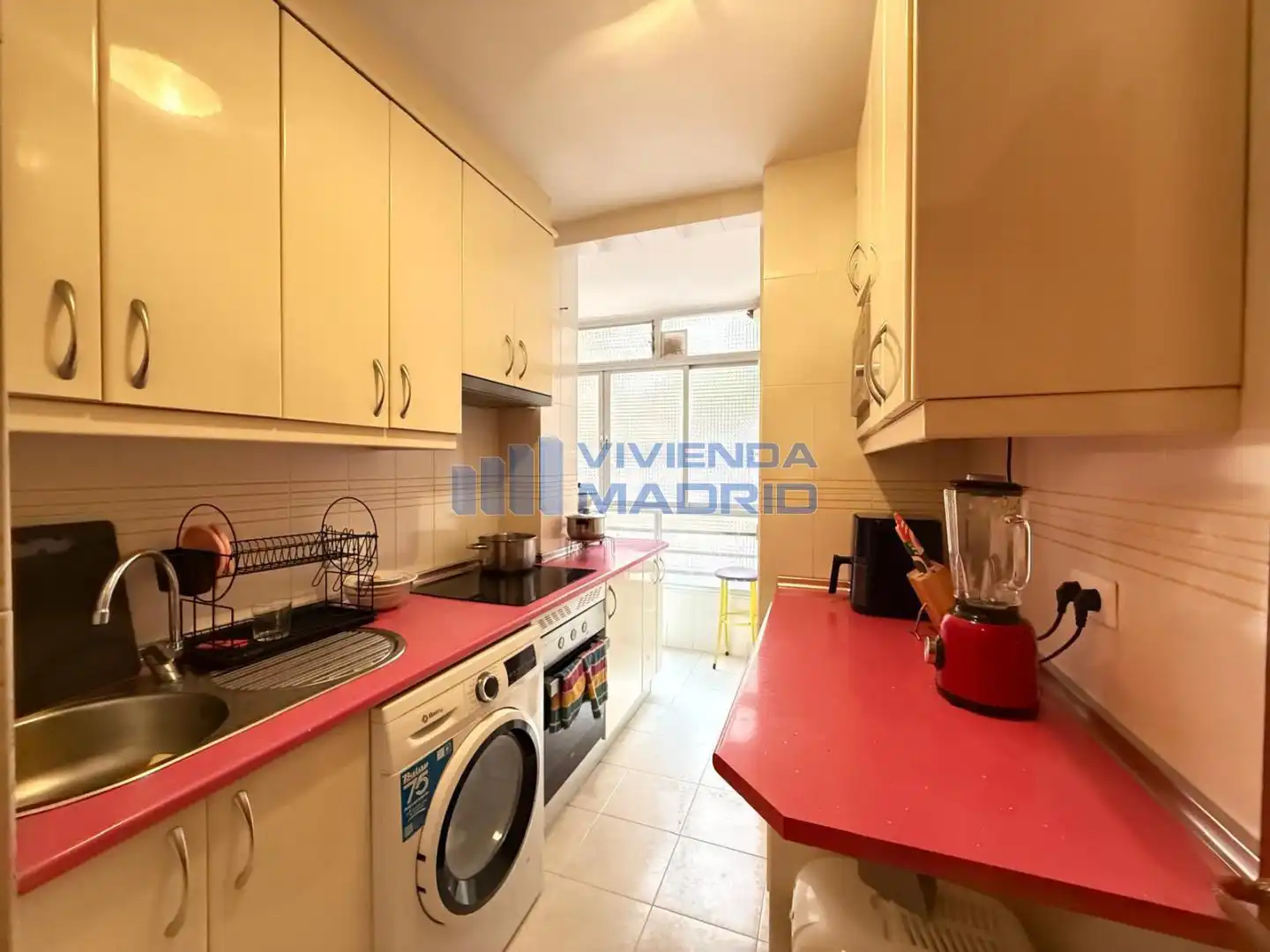 Küche von Wohnung zum Verkauf in Móstoles mit Klimaanlage, Terrasse und Abstellraum