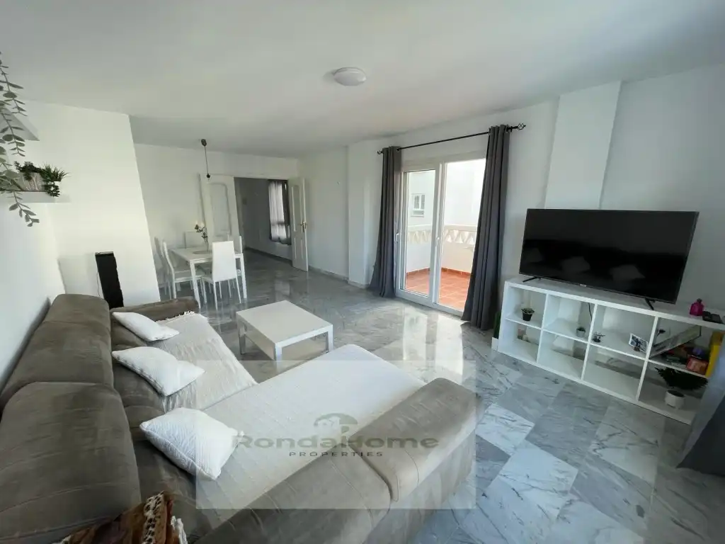 Sala de estar de Piso de alquiler en Marbella con Terraza y Piscina