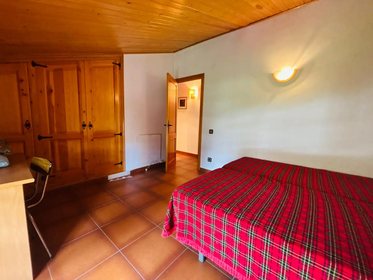 Dormitori de Finca rústica en venda en Cornudella de Montsant amb Aire condicionat, Jardí privat i Moblat
