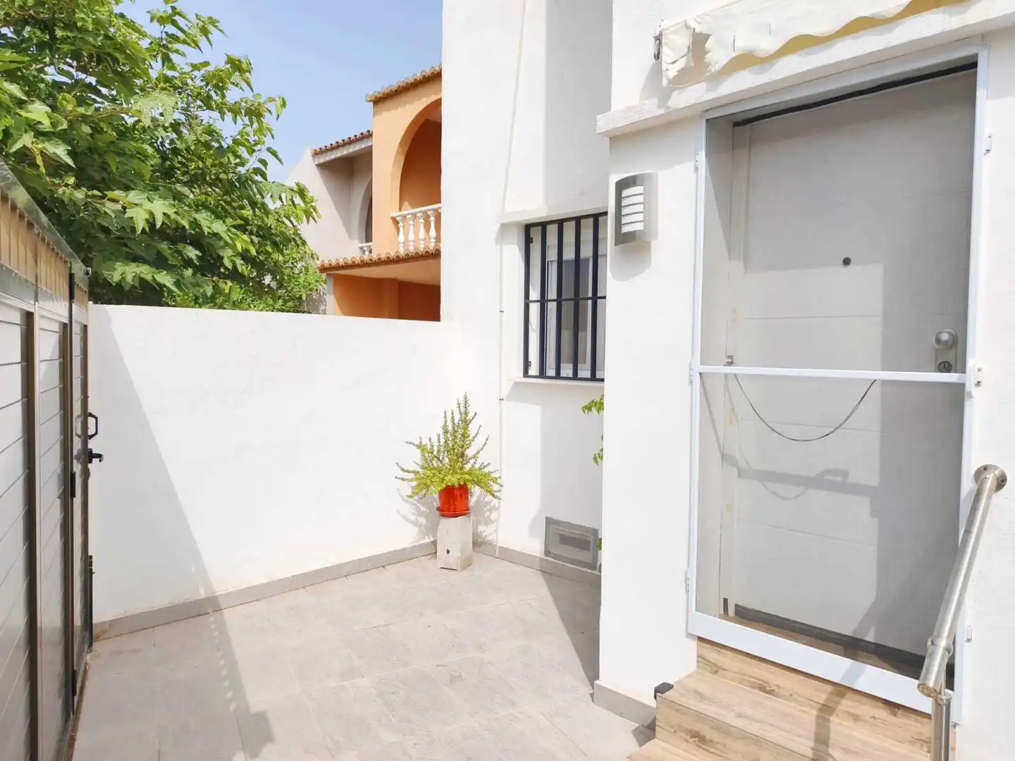 Exterior view of Detached homes for sale in Tavernes de la Valldigna  with Air Conditioner, Terrace and Swimming Pool