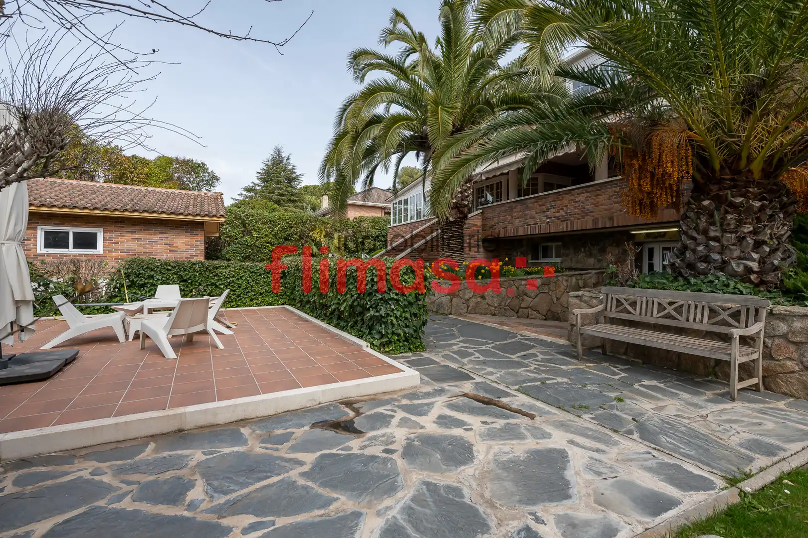 Vista exterior de Casa o xalet en venda en Villaviciosa de Odón amb Aire condicionat, Calefacció i Jardí privat