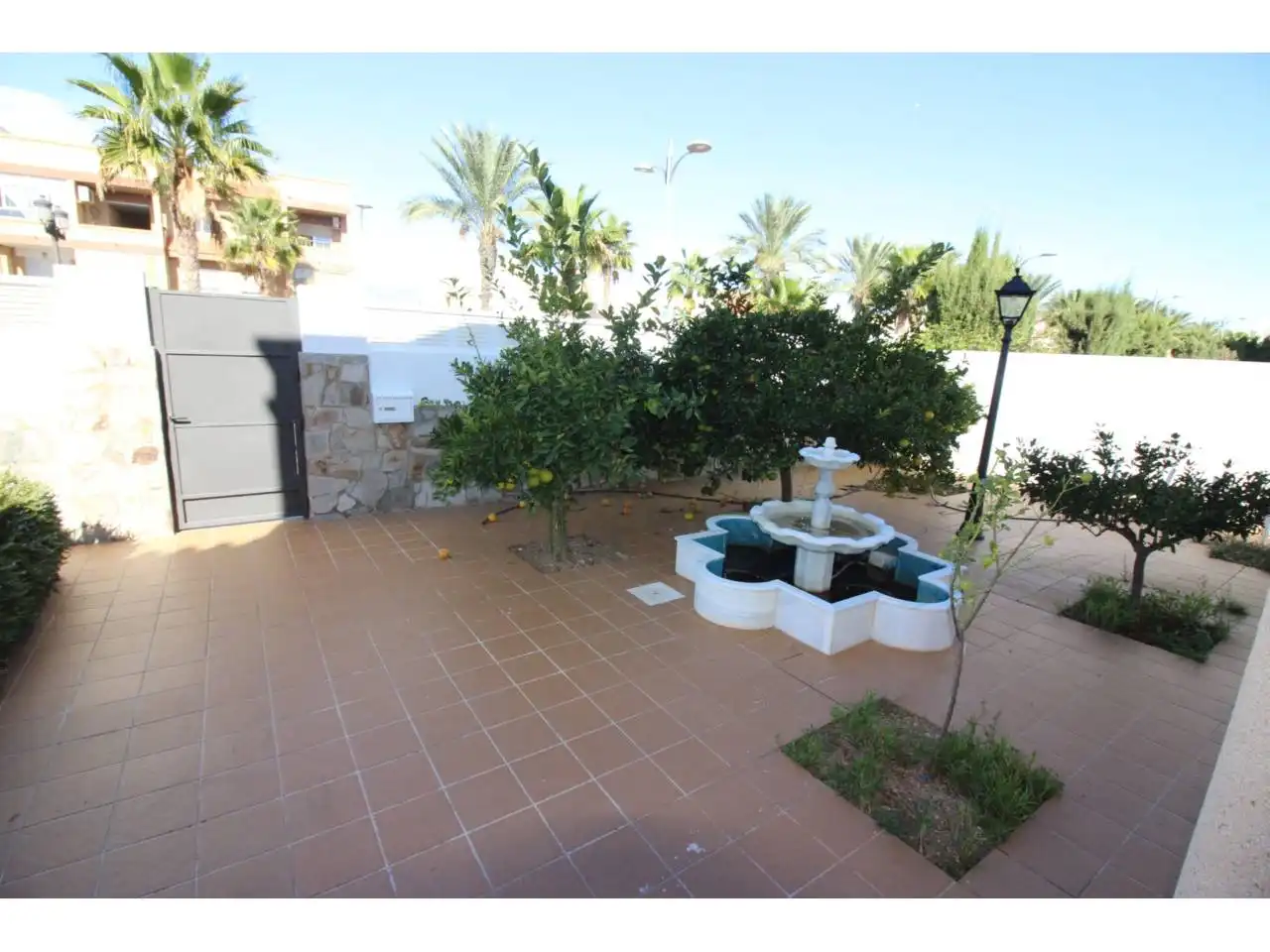 Jardí de Casa o xalet en venda en Roquetas de Mar amb Aire condicionat, Jardí privat i Terrassa