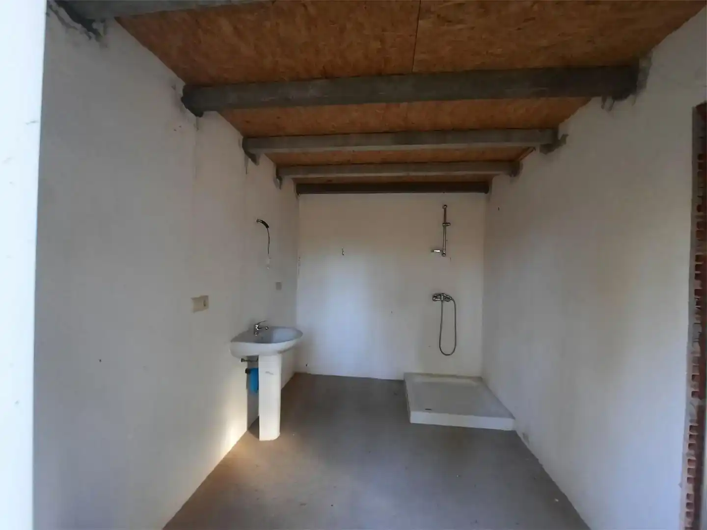 Badezimmer von Fabrikhallen zur Miete in Mondariz