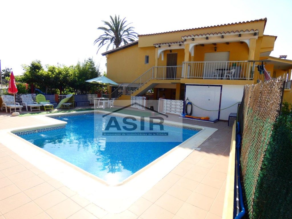 Piscina de Casa o xalet en venda en Alzira amb Aire condicionat, Jardí privat i Terrassa