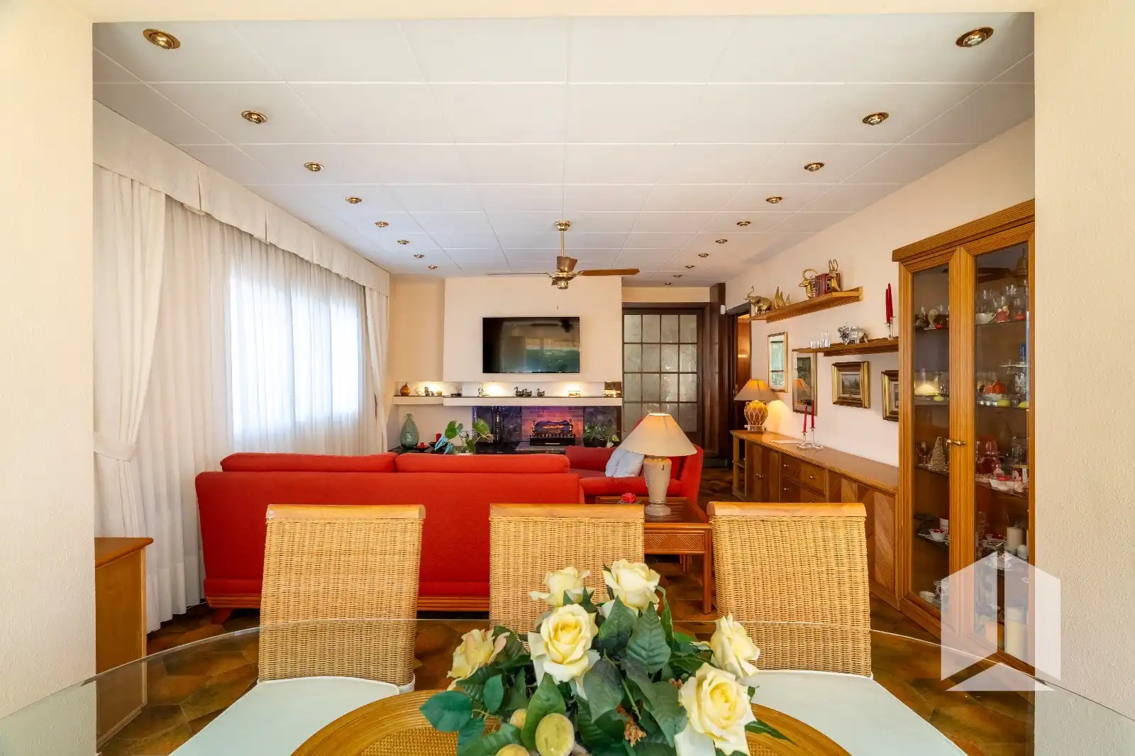 Sala d'estar de Casa o xalet en venda en Castelldefels amb Terrassa, Piscina i Balcó