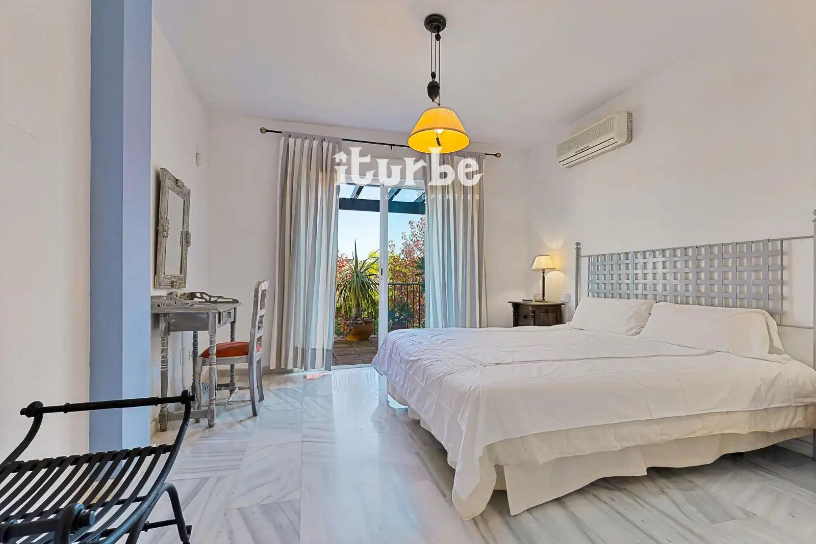 Casa adosada en venta en CL ANA DE AUSTRIA-PEPINA NOR 3, 108, Puerto Banús
