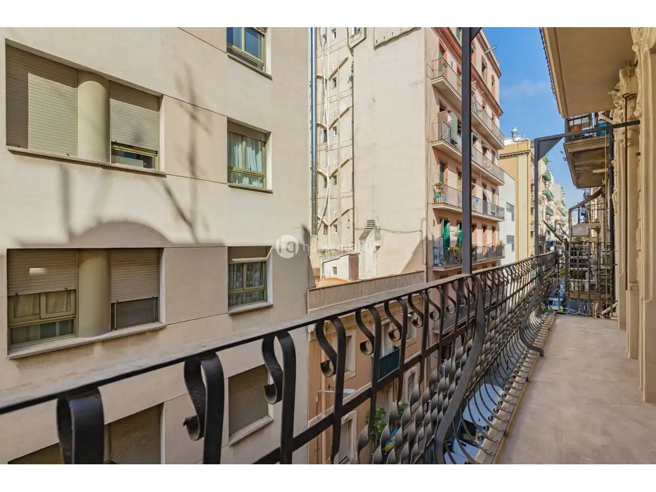 Exterior view of Flat for sale in Barcelona  with Air Conditioner and Balcony