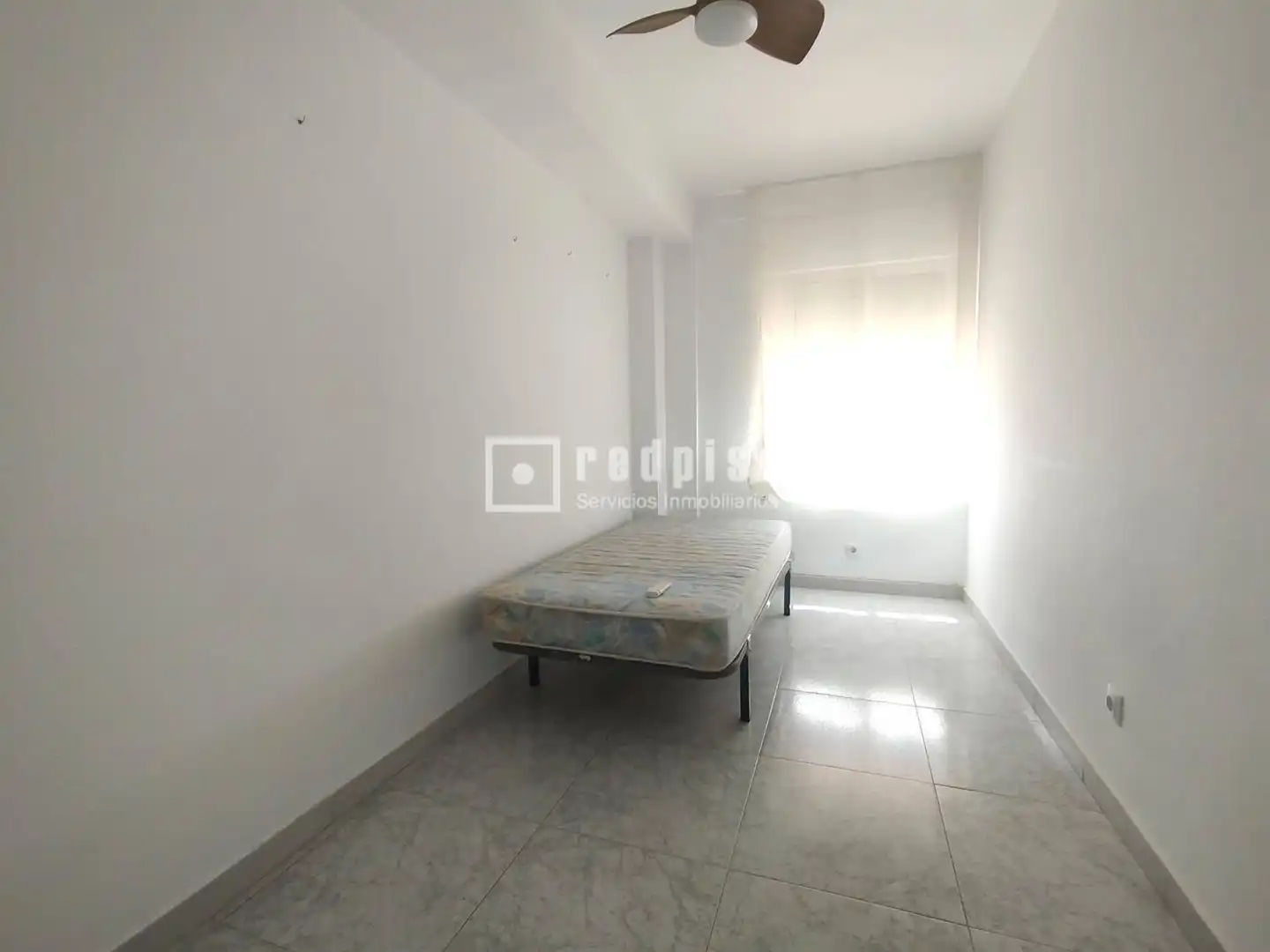Habitación de Piso de alquiler en Sevilla con Aire acondicionado y Jardín privado