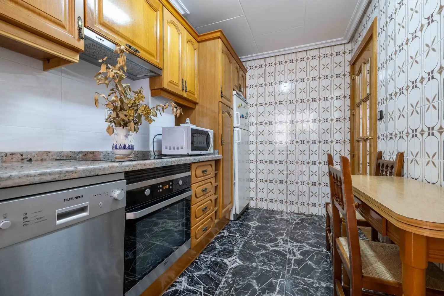 Küche von Wohnung zum Verkauf in Murcia mit Klimaanlage, Terrasse und Abstellraum