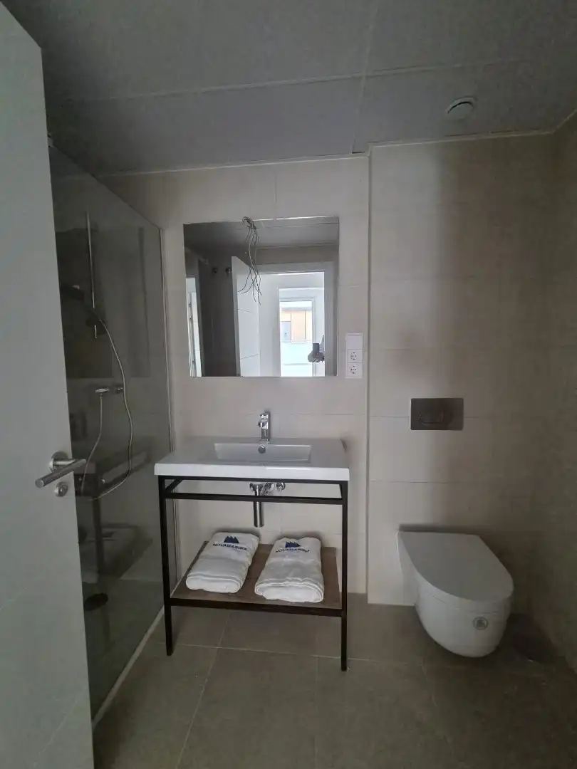 Piso de obra nueva con piscina en venta en Calle Colón 6, imagen 14