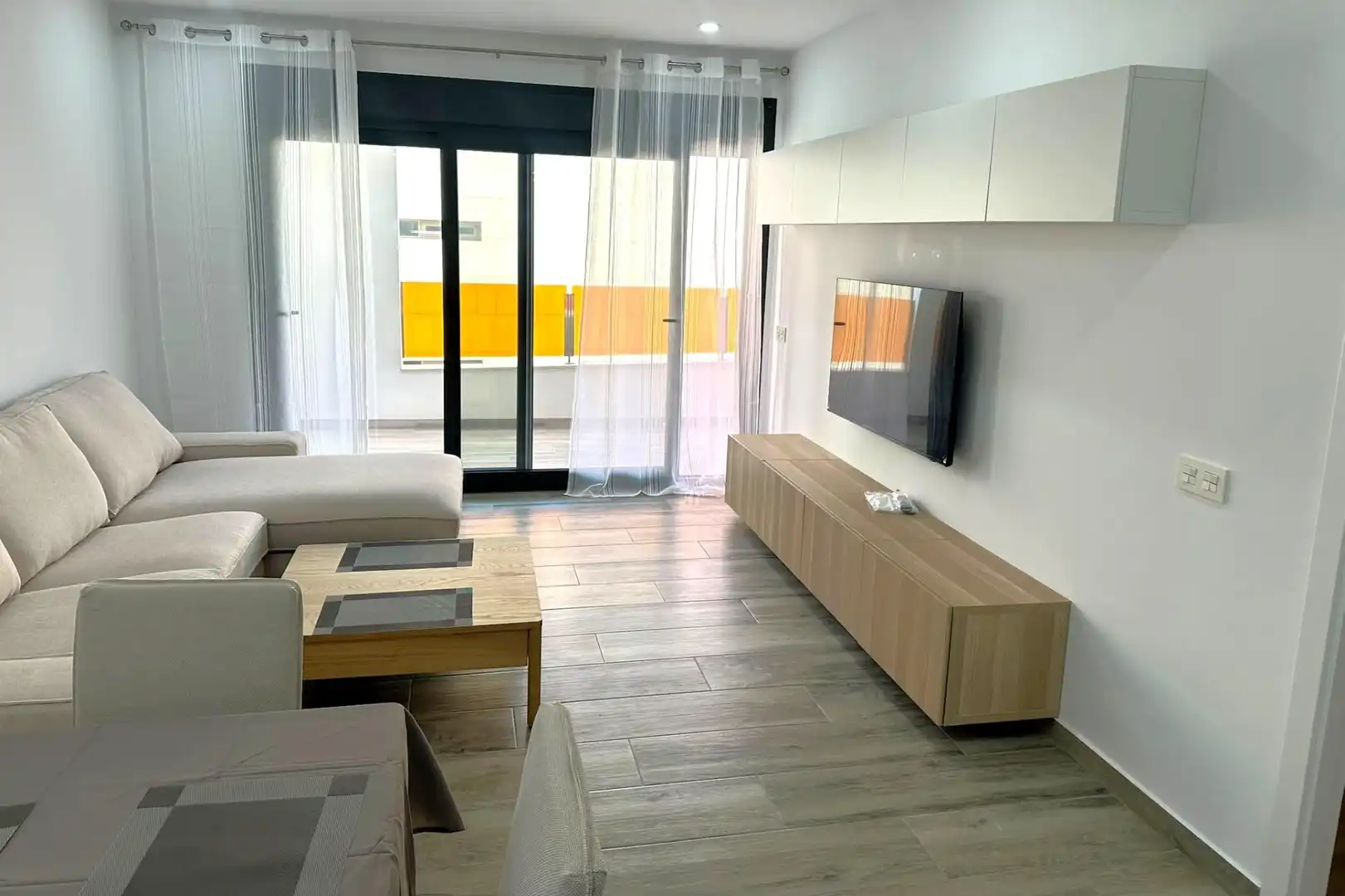 Apartamento con terraza en venta en Calle RAMON GALLUD 139, imagen 4