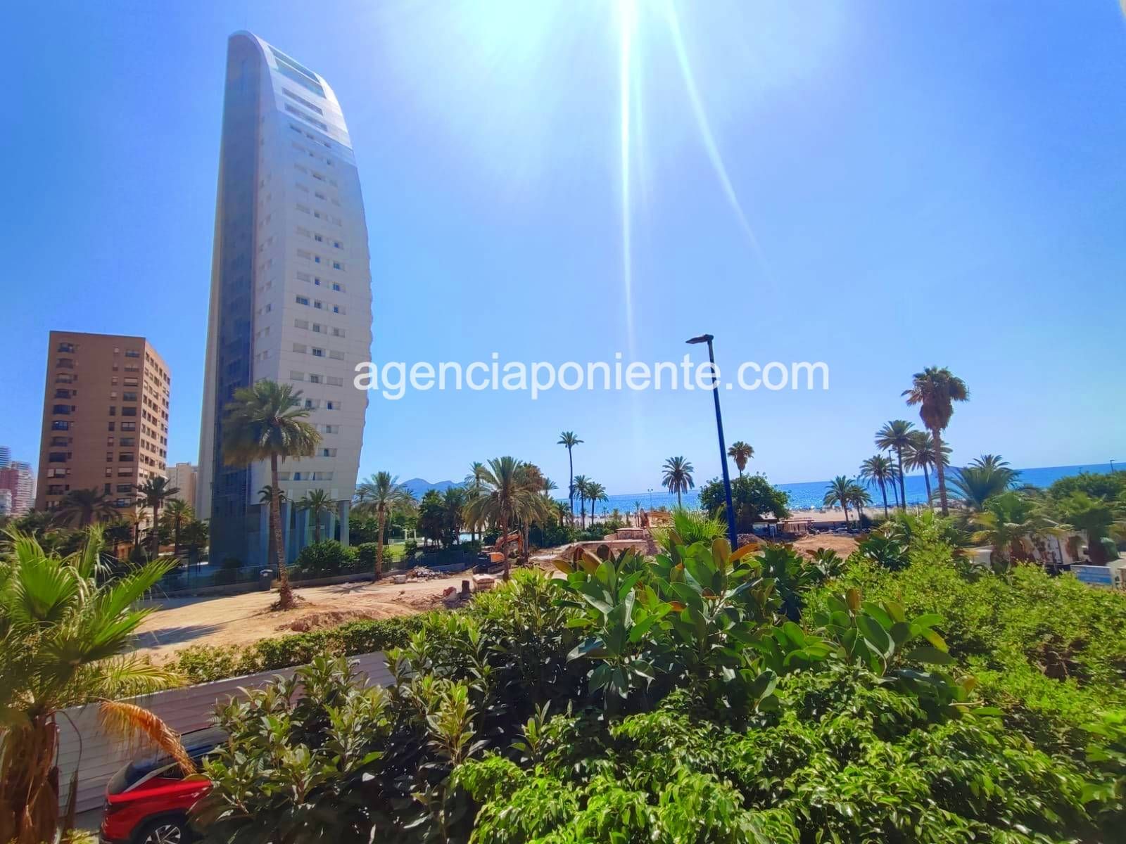 Vista exterior de Piso de alquiler en Benidorm con Aire acondicionado, Calefacción y Terraza