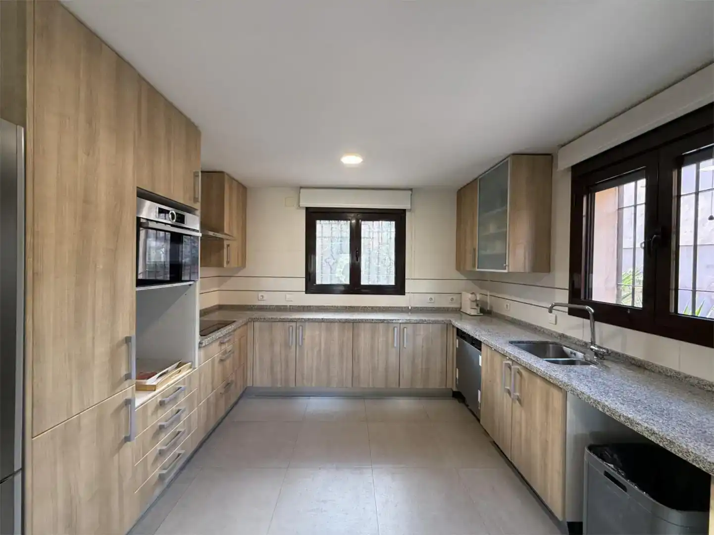 Cocina de Piso en venta en Estepona con Aire acondicionado, Piscina y Balcón