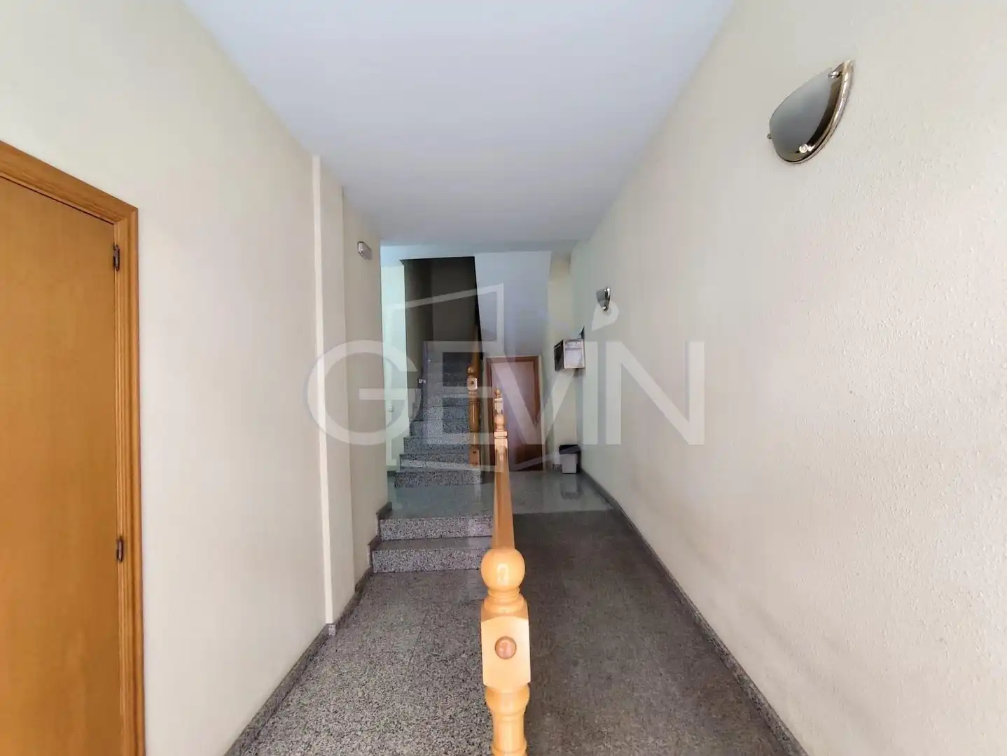 Wohnung zum Verkauf in Santa Perpètua de Mogoda mit Klimaanlage, Abstellraum und Balkon