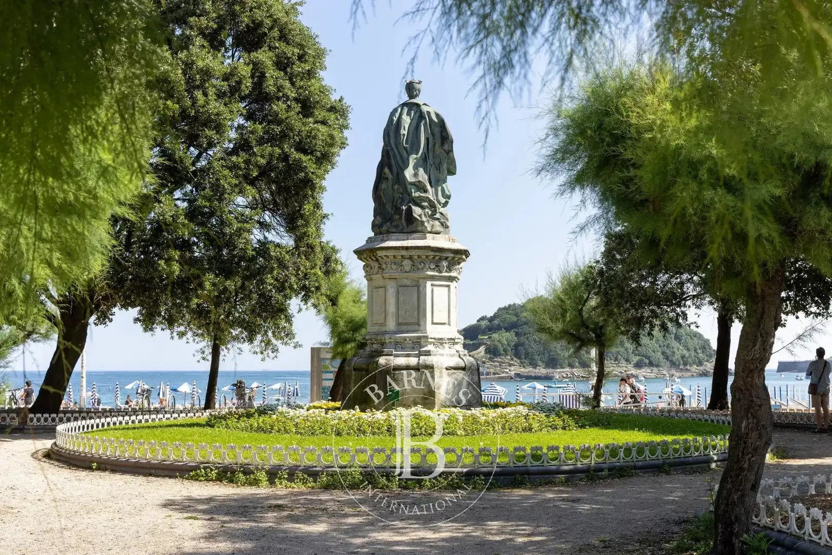 Vista exterior de Dúplex en venta en Donostia - San Sebastián  con Calefacción y Balcón