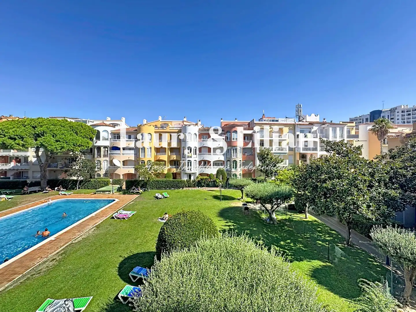 Vista exterior de Apartamento en venta en Empuriabrava con Aire acondicionado, Calefacción y Terraza