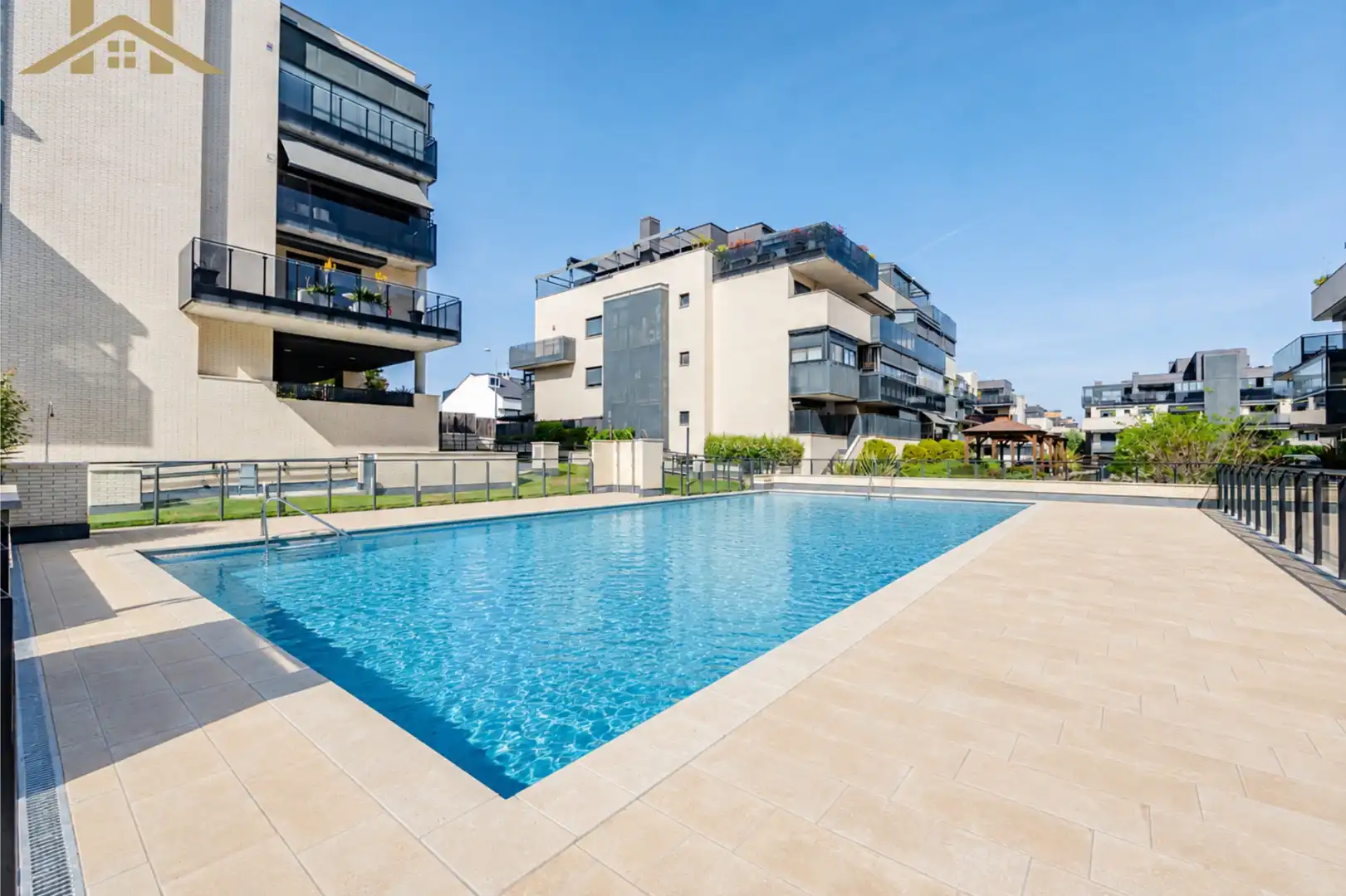 Piscina de Pis en venda en Pinto amb Aire condicionat, Calefacció i Terrassa