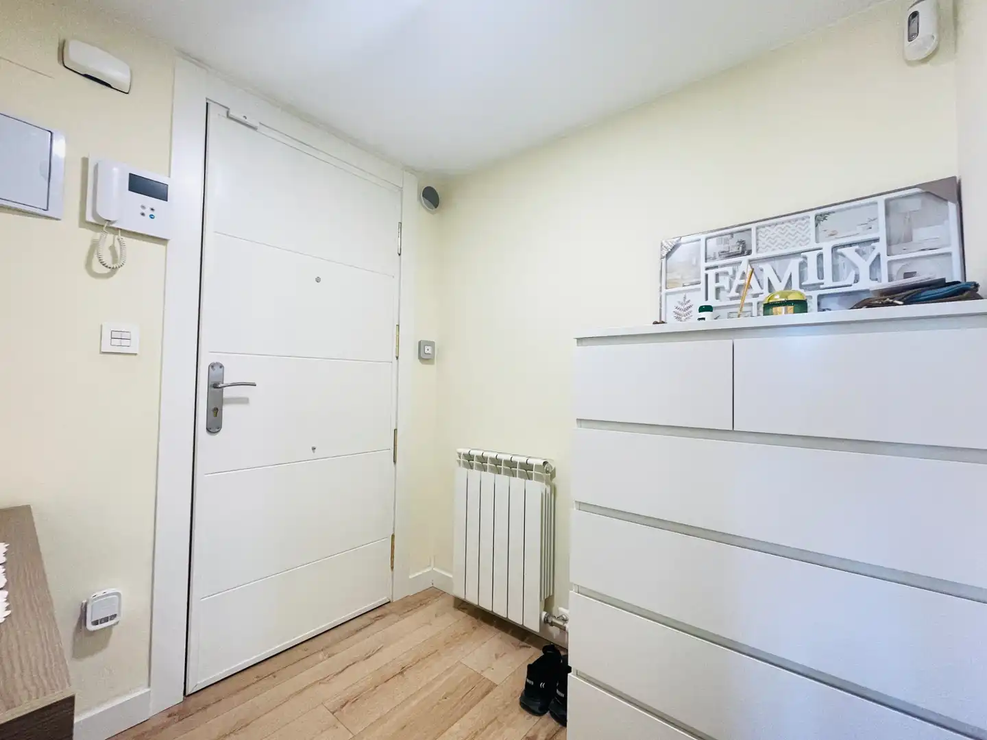 Flat for sale in Cadrete  with Air Conditioner, Heating and Private garden