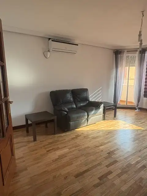 Flat with terrace for sale in Calle Parque Arturo León, imagen 5