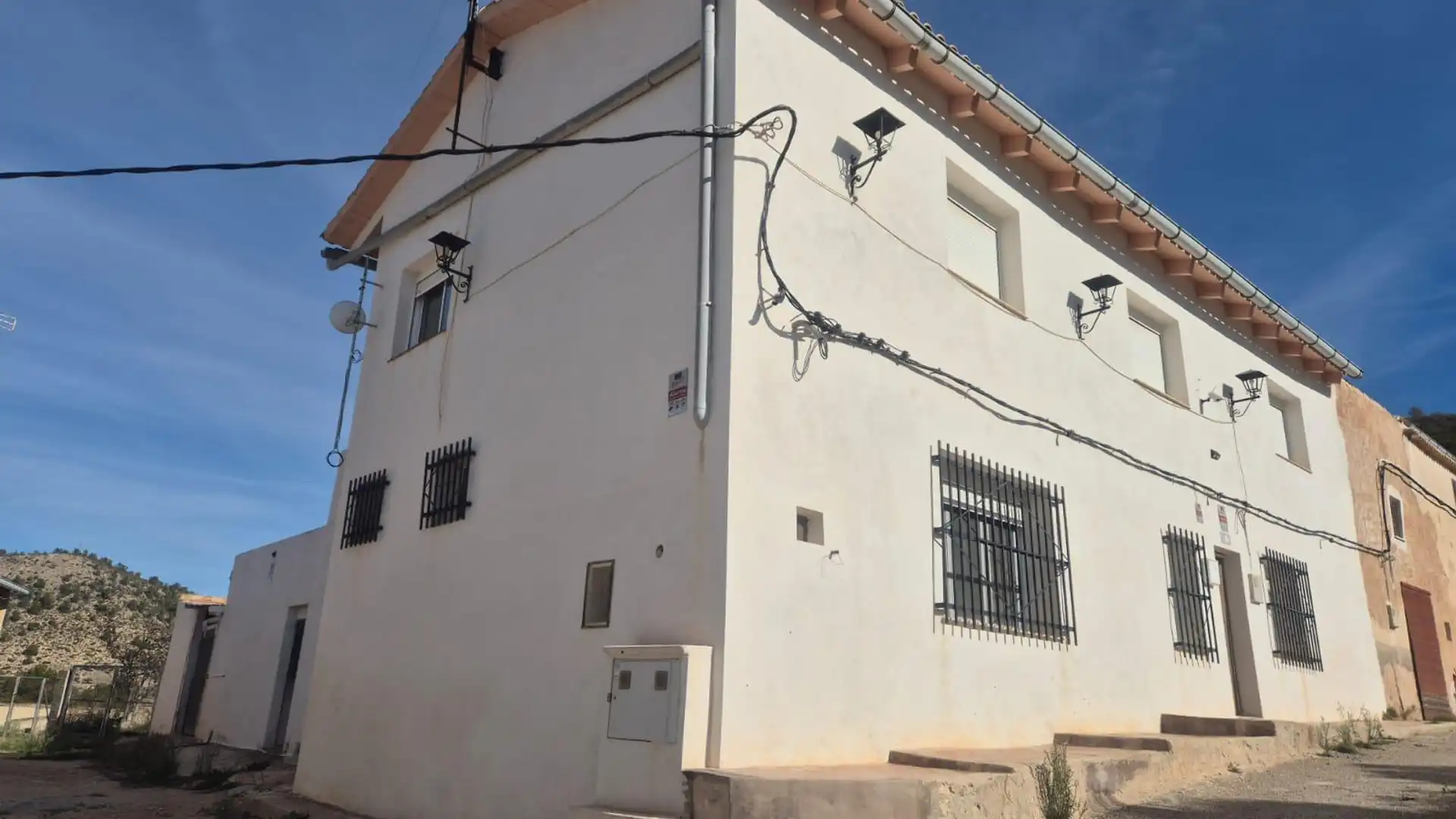 Exterior view of Single-family semi-detached for sale in Monóvar  / Monòver  with Terrace and Swimming Pool