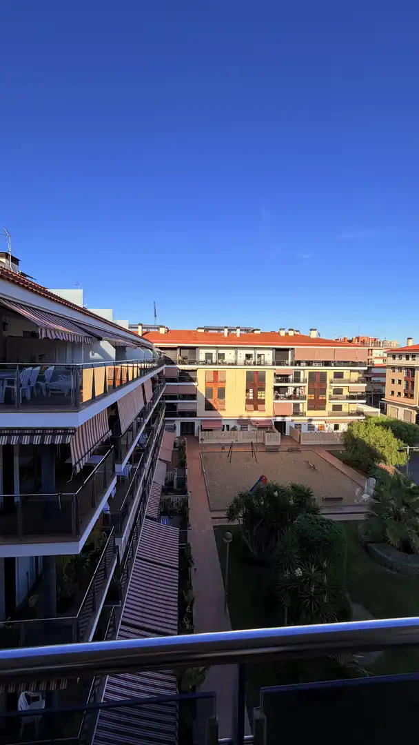 Vista exterior de Piso en venta en Pineda de Mar con Terraza y Balcón