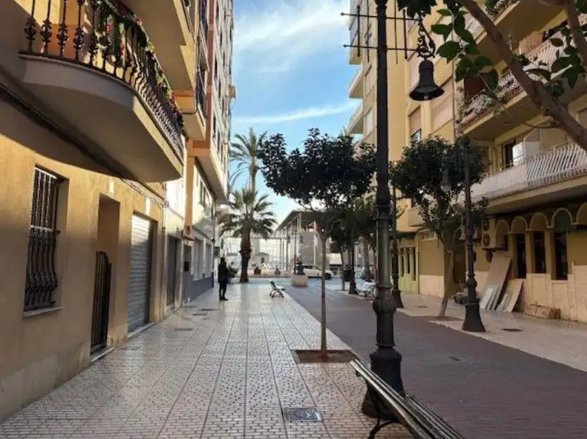 Vista exterior de Piso en venta en Castellón de la Plana / Castelló de la Plana con Terraza