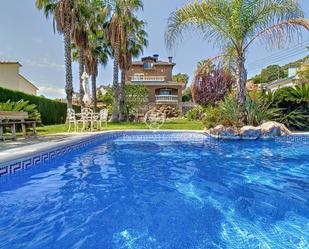 Swimming pool of House or chalet for sale in Badalona  with Air Conditioner, Swimming Pool and Balcony