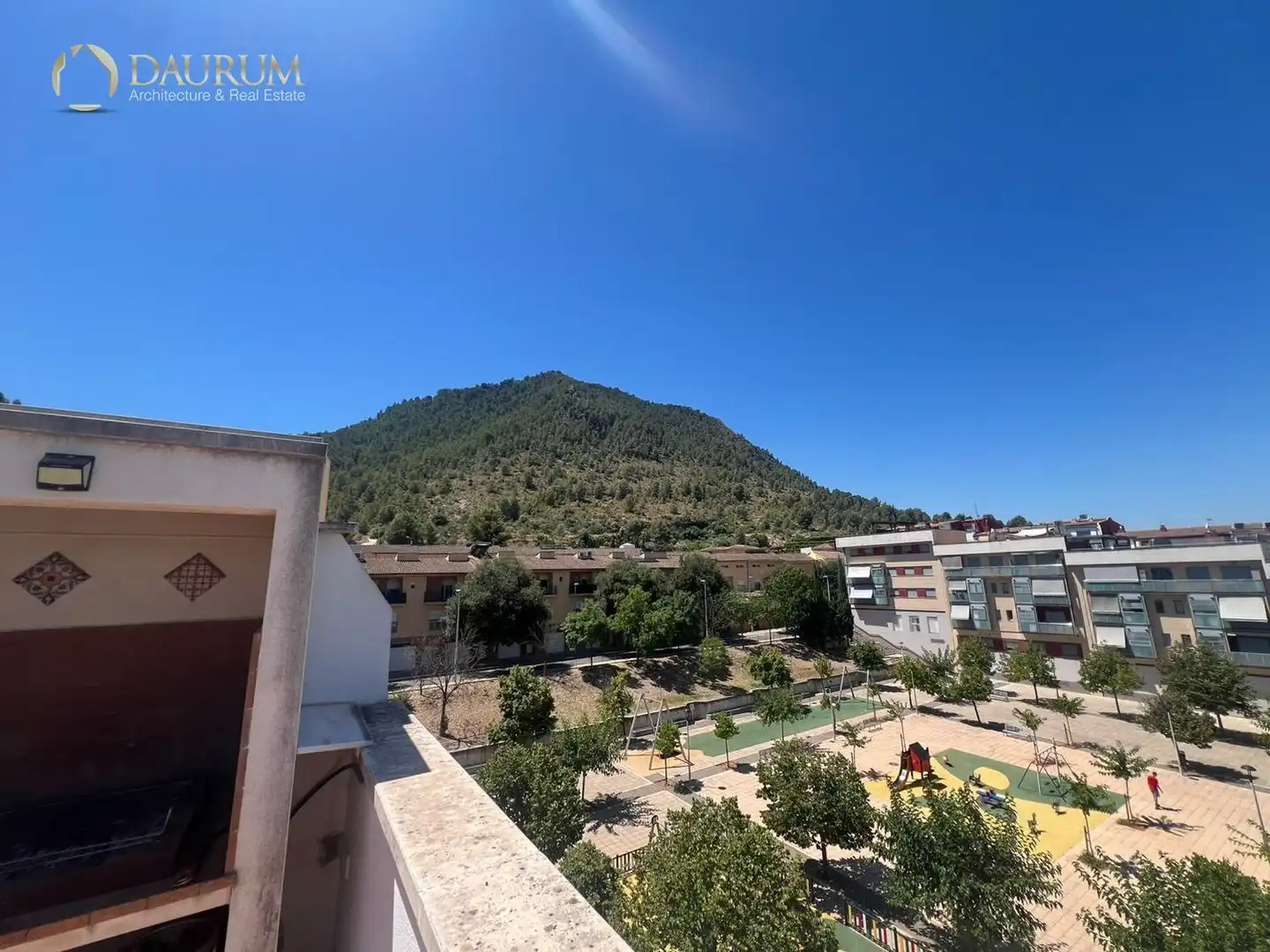 Vista exterior de Àtic en venda en Xàtiva amb Aire condicionat, Terrassa i Piscina