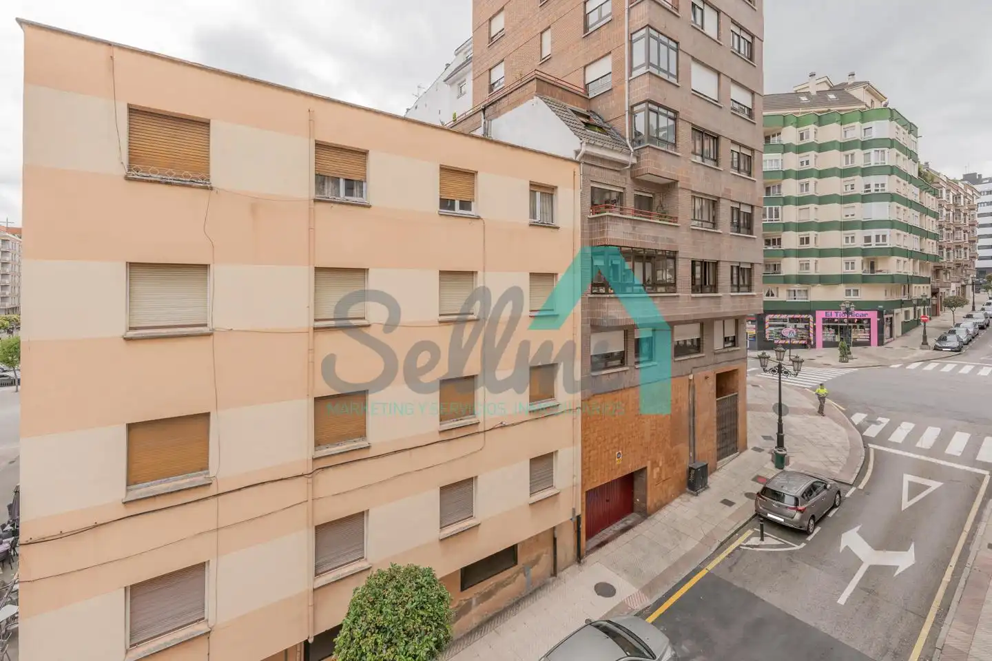 Exterior view of Flat for share in Oviedo   with Heating, Terrace and Furnished